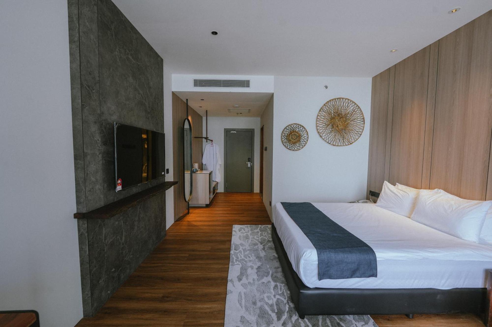 Roxy Beach Resort Sematan Exterior photo